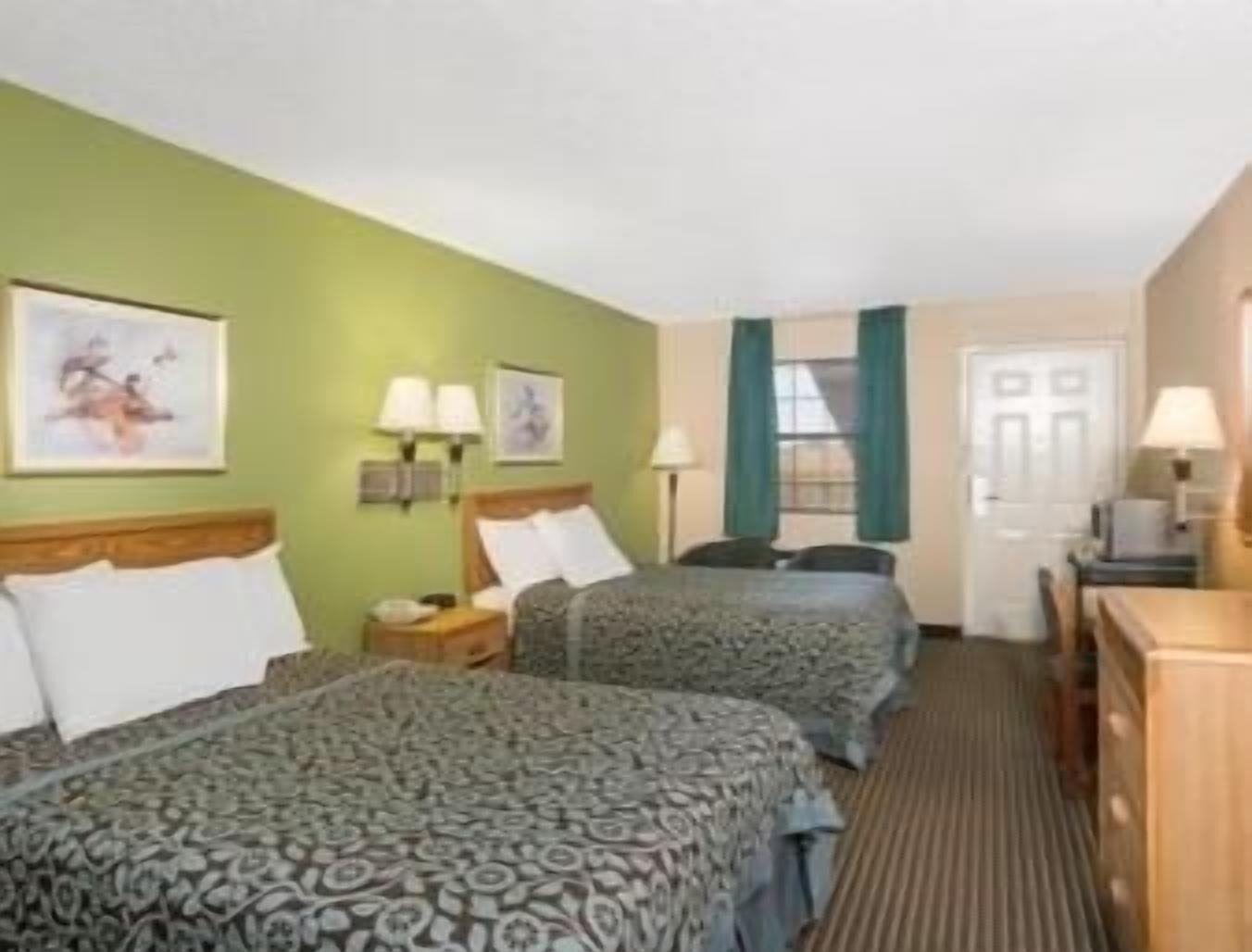 Days Inn By Wyndham Brownsville Bagian luar foto