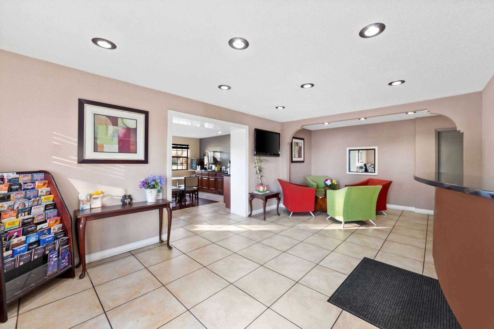 Days Inn By Wyndham Brownsville Bagian luar foto